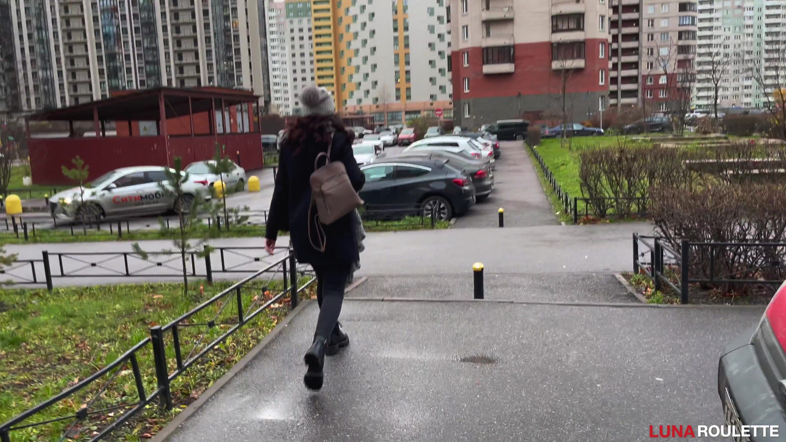 Luna Roulette – Blowjob And Cum Swallowing In The Car. What Could Be Better¿