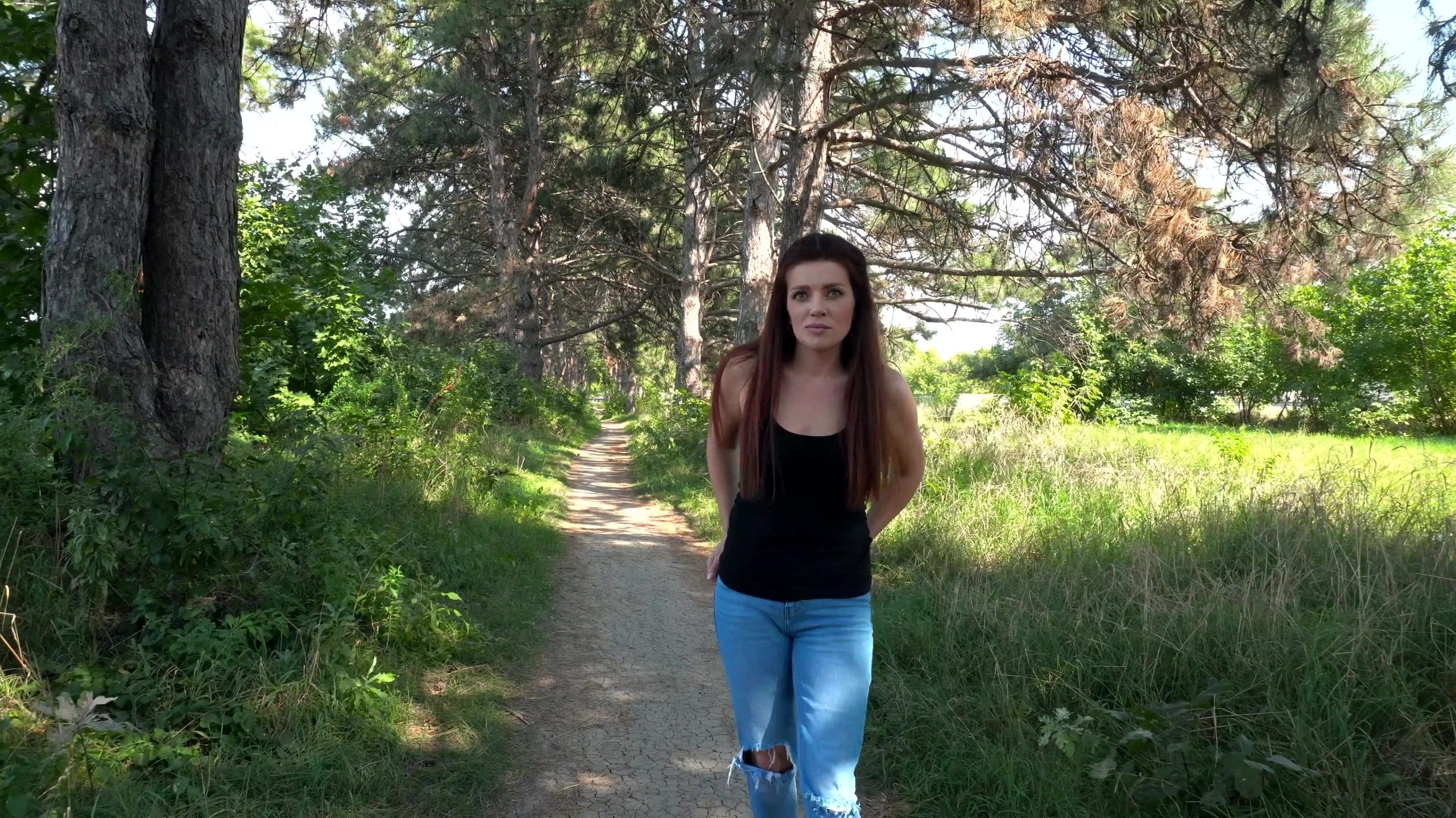 Luna Roulette – Beautiful Girl Doing Blowjob In The Park ⁄ PUBLIC BLOWJOB