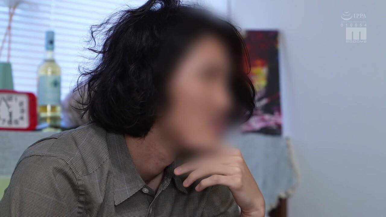 MIDA-415 I went on a date with my friend’s sister, who seems to have a crush on me, and had sex, but I got bored, so I invited my friend over and we had some fun sharing our pussy and creampieing each other. Mika Natsuiro