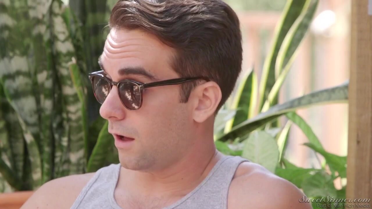 Syrpn De Mpr Busty Doctor Gets Horny With Her Young Patient