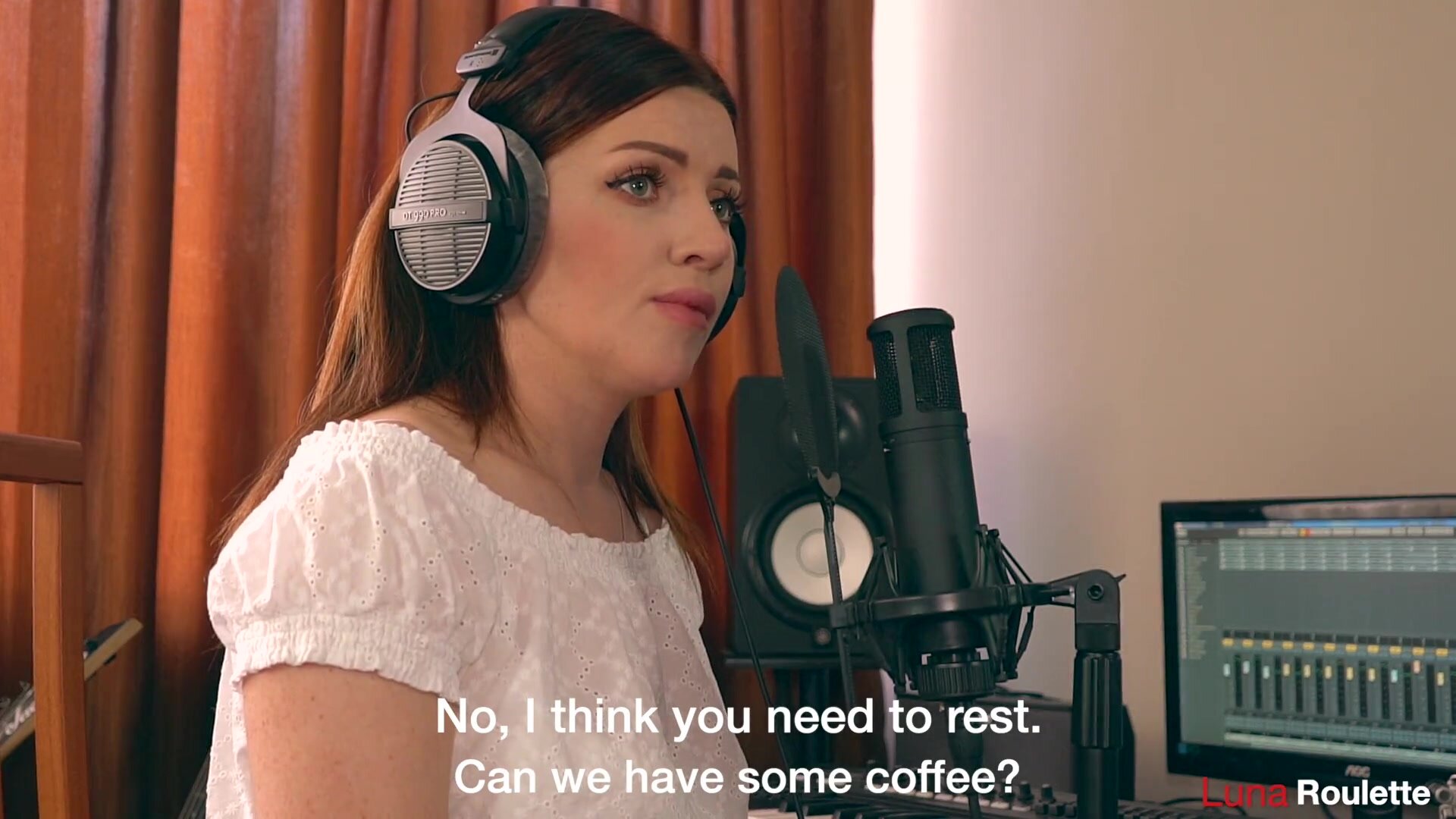 Luna Roulette – Singer Between Records Decided To Have Sex ⁄ Luna Roulette