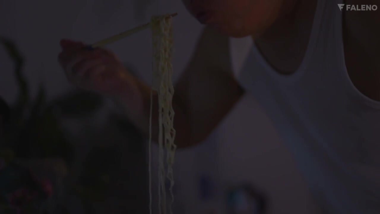 FNS-097 Only one day left until the giant meteorite hits, and as a weak man, there’s only one thing left to do: Meteor Press Creampies Until My Neighbor’s Girl Breaks Down – Fujii Ranran – Ranran Fujii