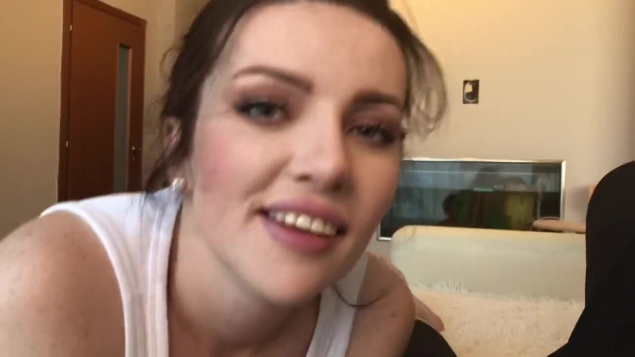 Luna Roulette – He Turned On The Camera To Film A Workout, But She Began To Suck His Cock.