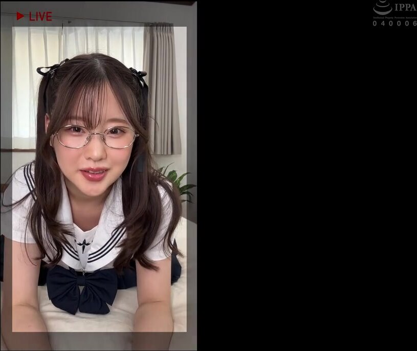 FKRU-016 The secret girl in my class was actually a secret account girl. She was a busty sex monster who kept posting erotic selfies… Maruzai Rare