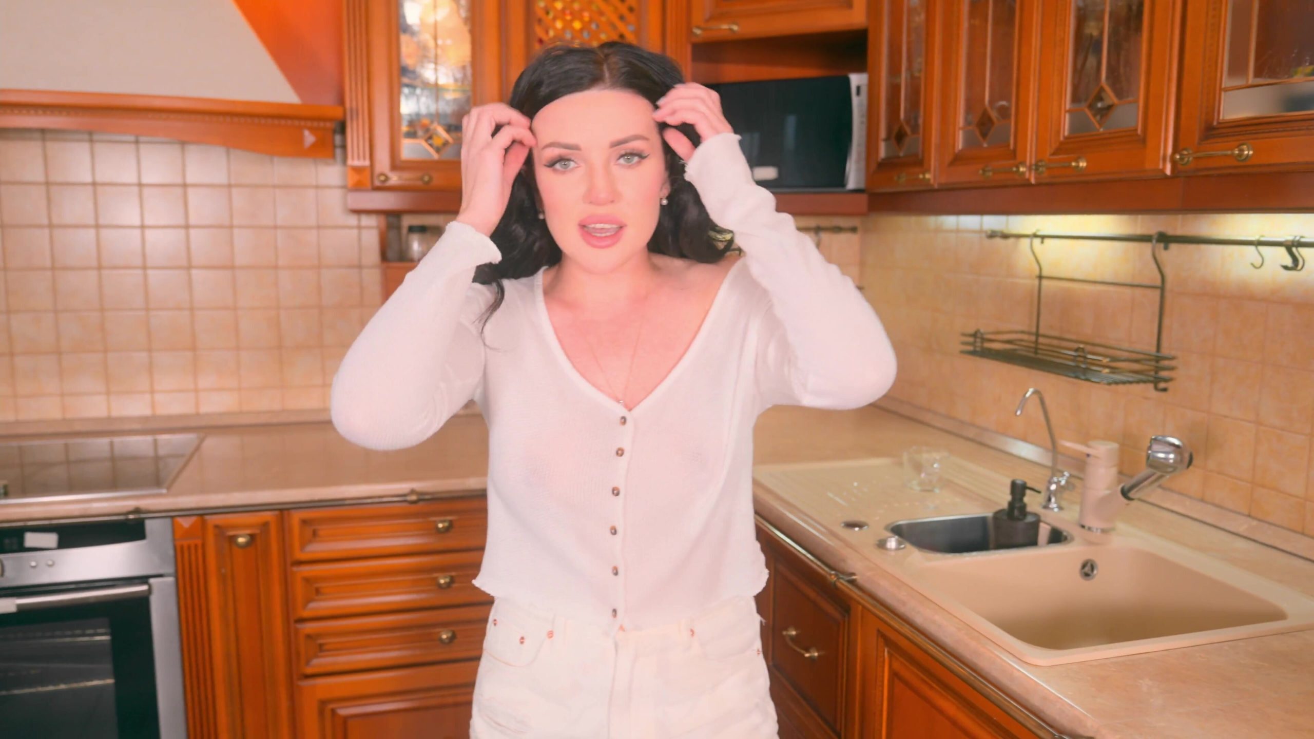 Luna Roulette – With Cum On Her Face, She Looks Even Prettier