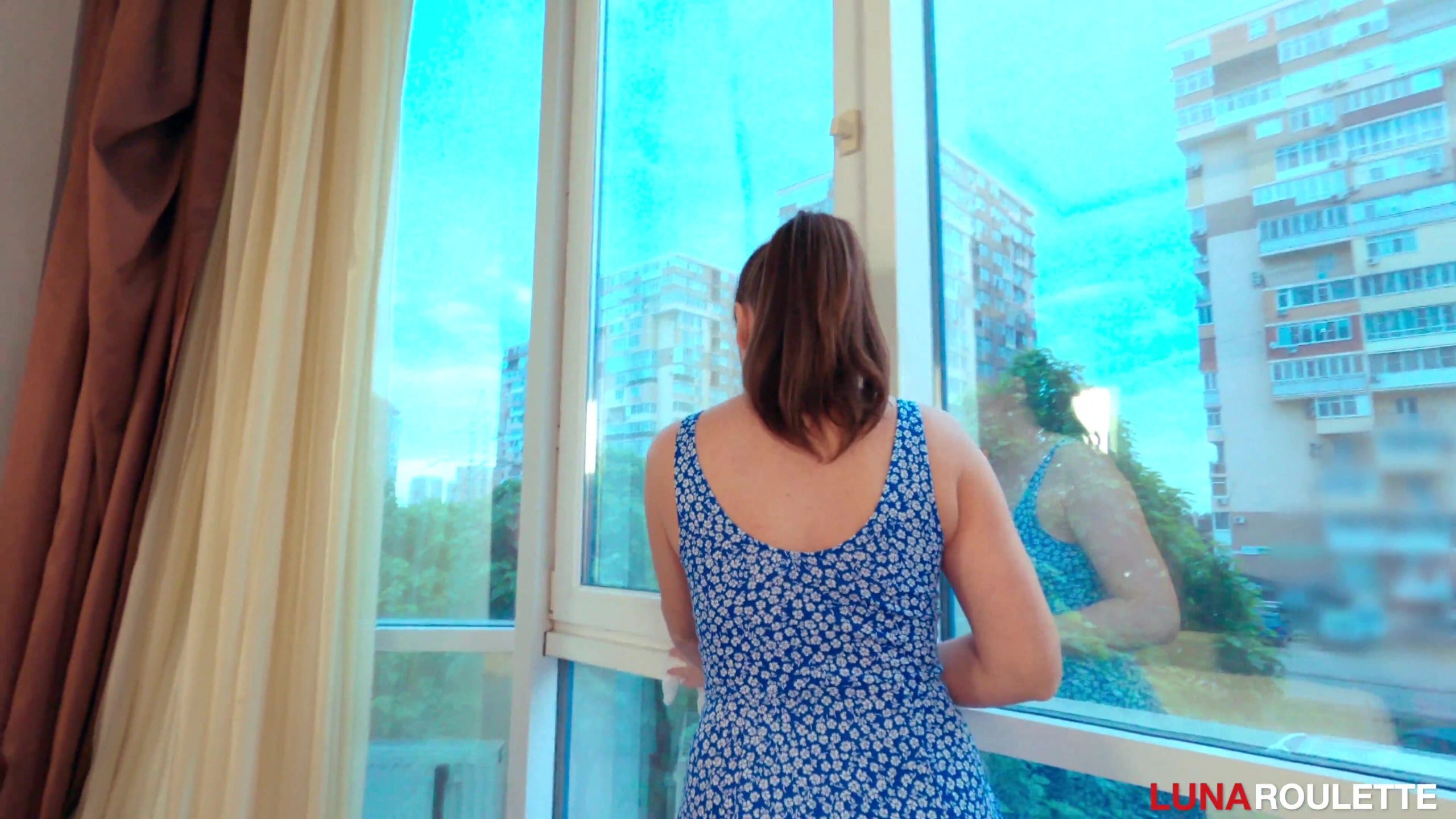 Luna Roulette – She Loves To Fuck In Public