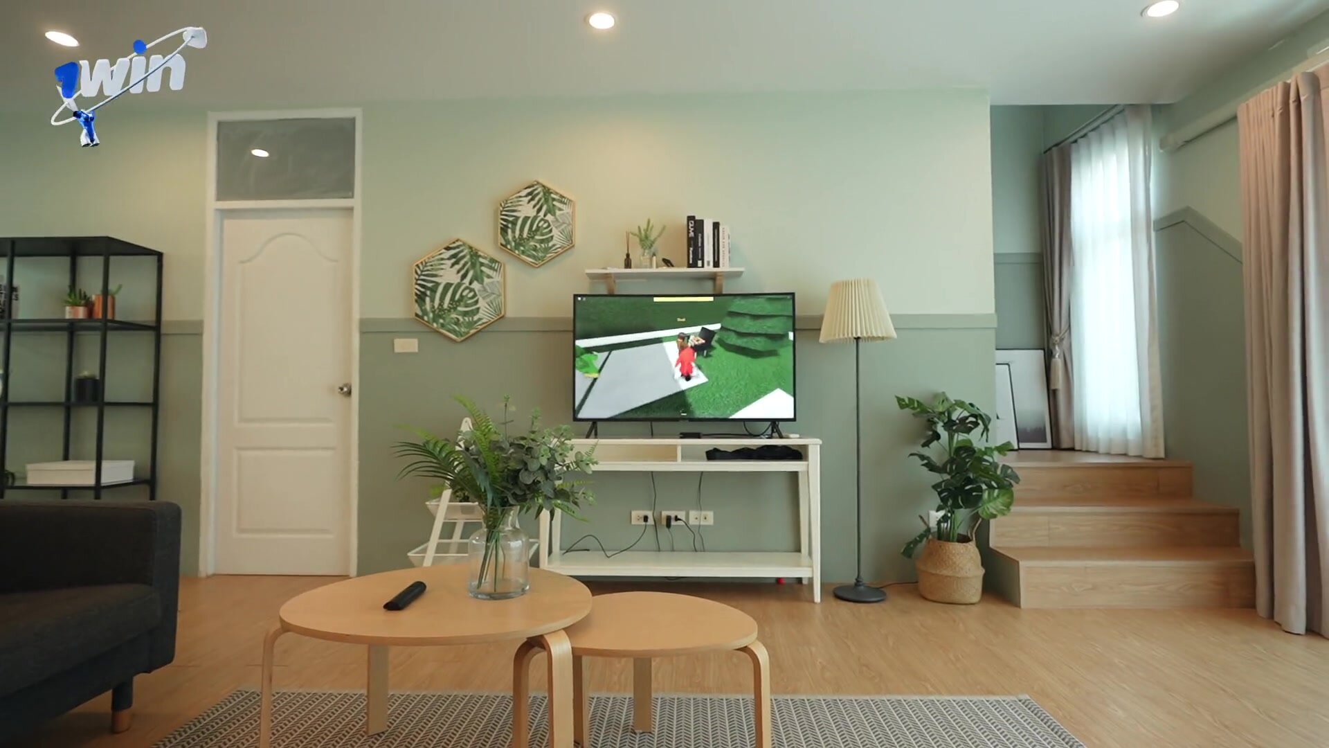 Diana Rider – Watching the LetsPlay on Youtube with my Stepsister Ended with a Creampie 3