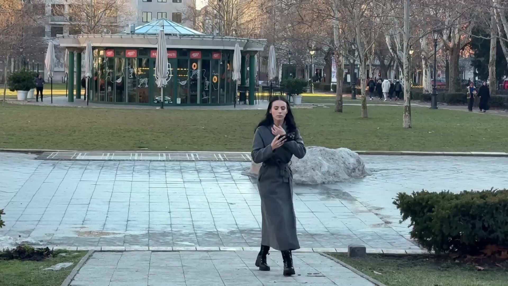 JacquieEtMichelTV – Nelly Kent – 28 years old, a little bombshell in love with France!