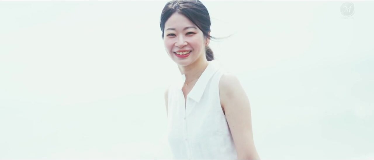 JUR-695 Food and clothing are enough, but sex is not. A married woman who has achieved FIRE, Shindo Hina, makes her wild AV debut in the second week of her life!