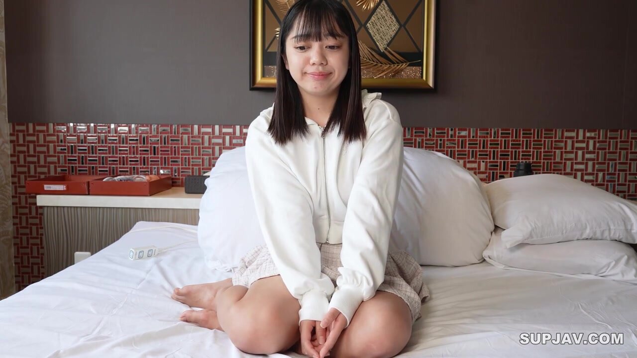[Look More! Praise More!] First Doujin AV Creampie Sex Plain Big Breasts Kotone, A Girl With Low Self-esteem Who Doesn’t Realize How Cute She Is, Gets Praised On Social Media And Gains Confidence G-cup Kotone Chapter 1 [Overseas Version]