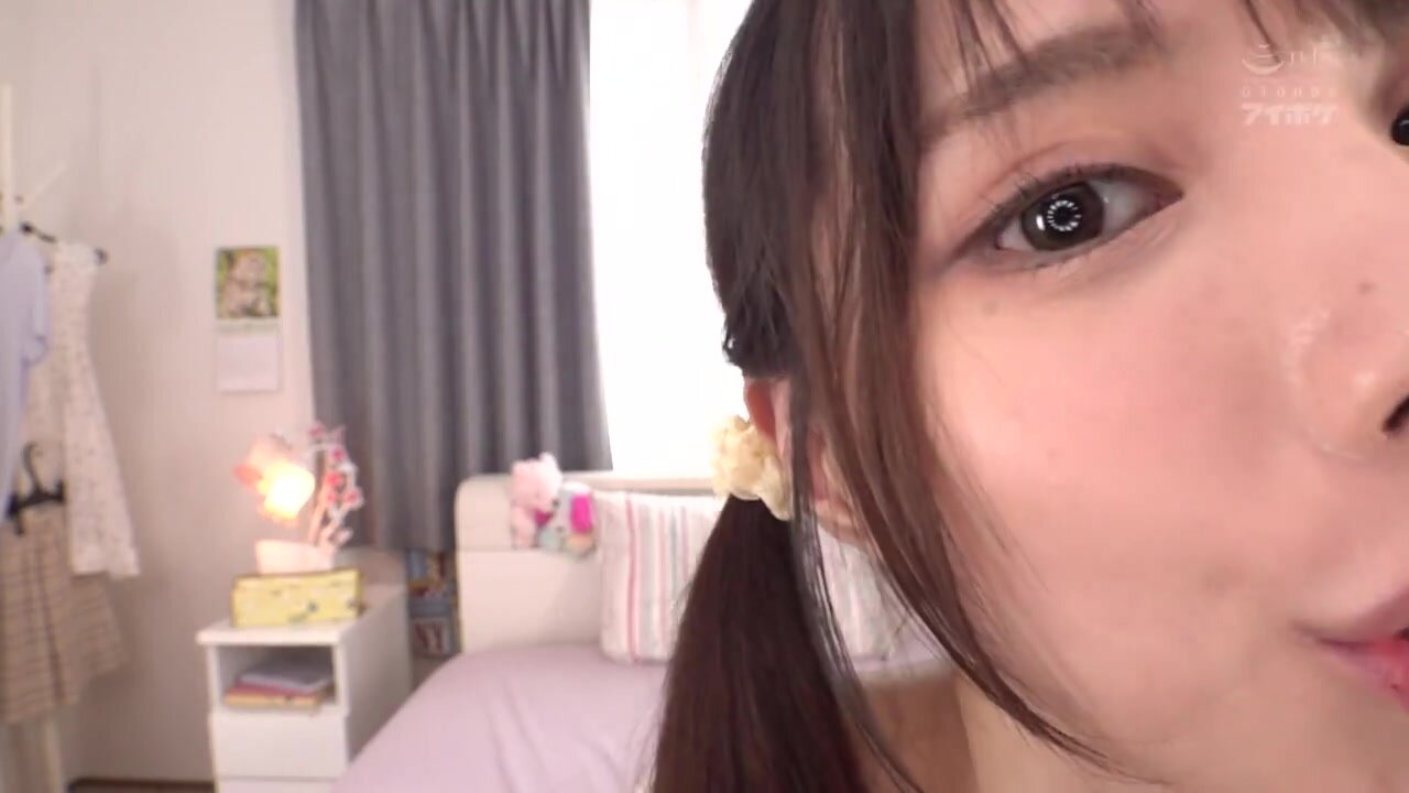 IPZZ-814 Super cute devilish little sister comes sweaty and close to your face Saki Sasaki