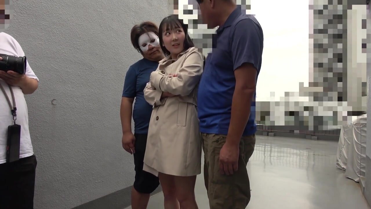 DAVK-115 A charming, simple, black-haired country girl is stripped and shocked to discover her lewd, huge 100cm areola breasts, climaxing and pissing as a group of middle-aged men vigorously pound her, soaking her in semen in a creampie 6-way orgy