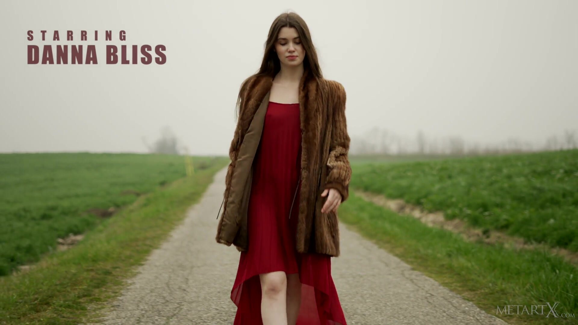 MetArtX – Danna Bliss – Catwalk In The Green 2