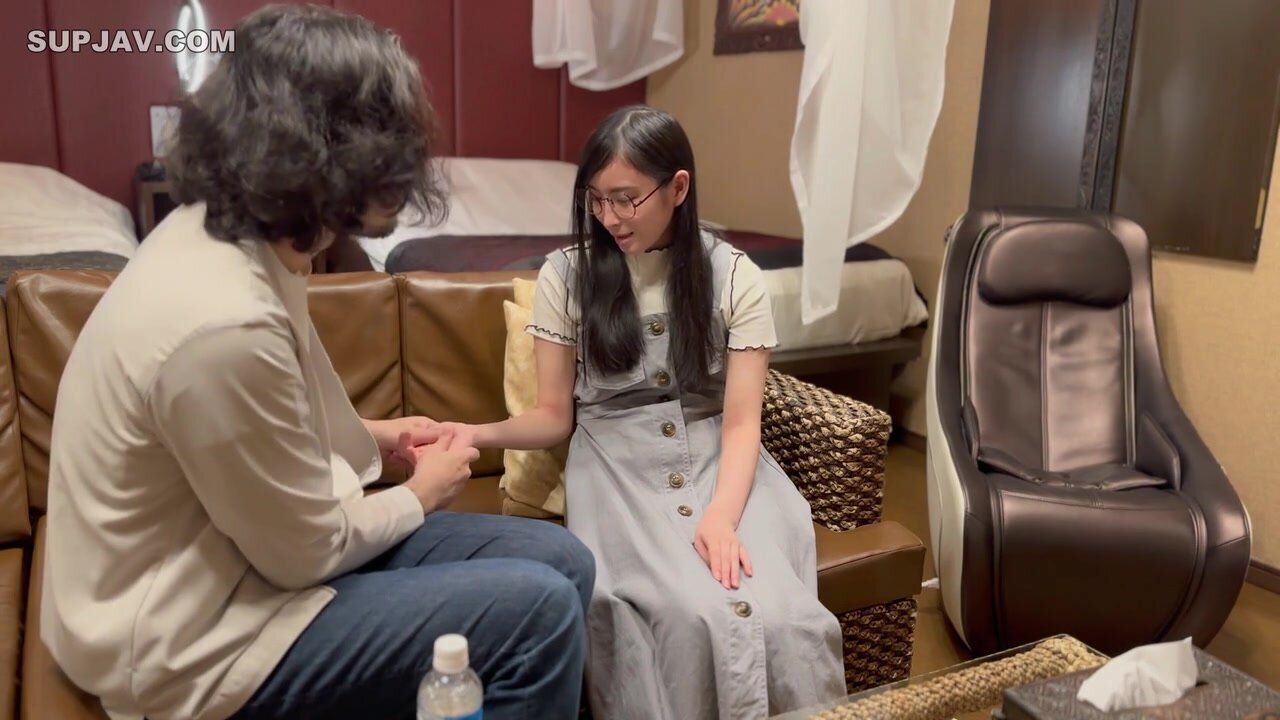 [Uncensored] Three Consecutive Creampies With A Cute, Slender Beauty With A Baby Face [Face Revealed]