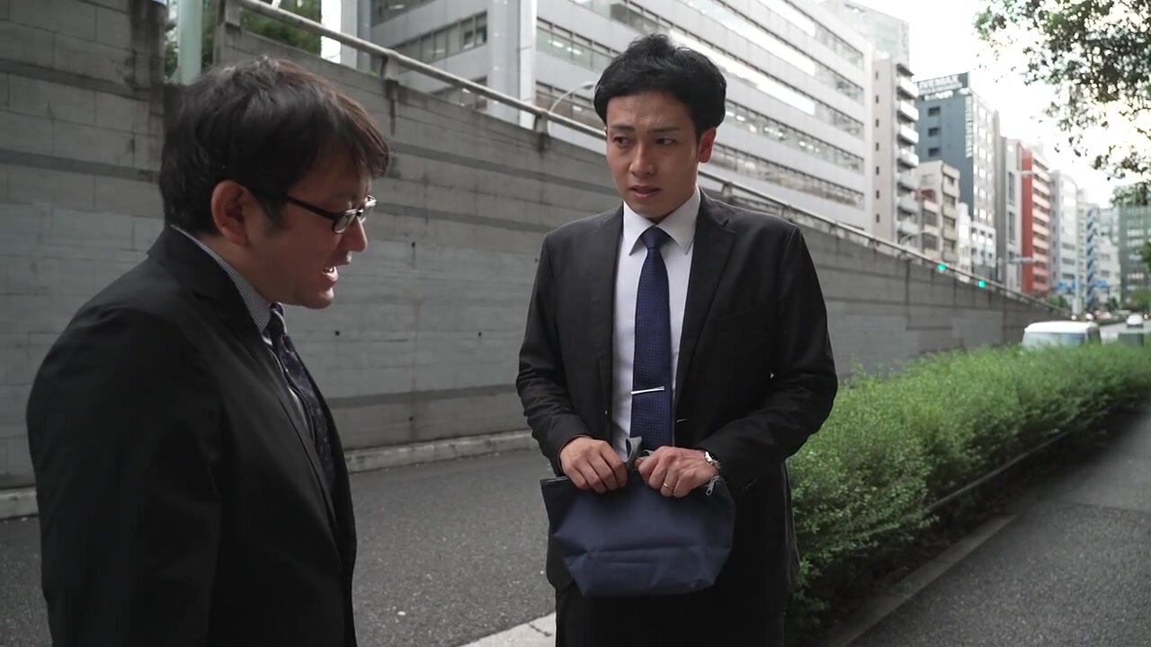 MIDA-545 My wife’s company found out she was a J-cup idol, and she was flowers to serve him naked, with her nipples and pussy exposed, and was repeatedly creampied… Ren Gojo