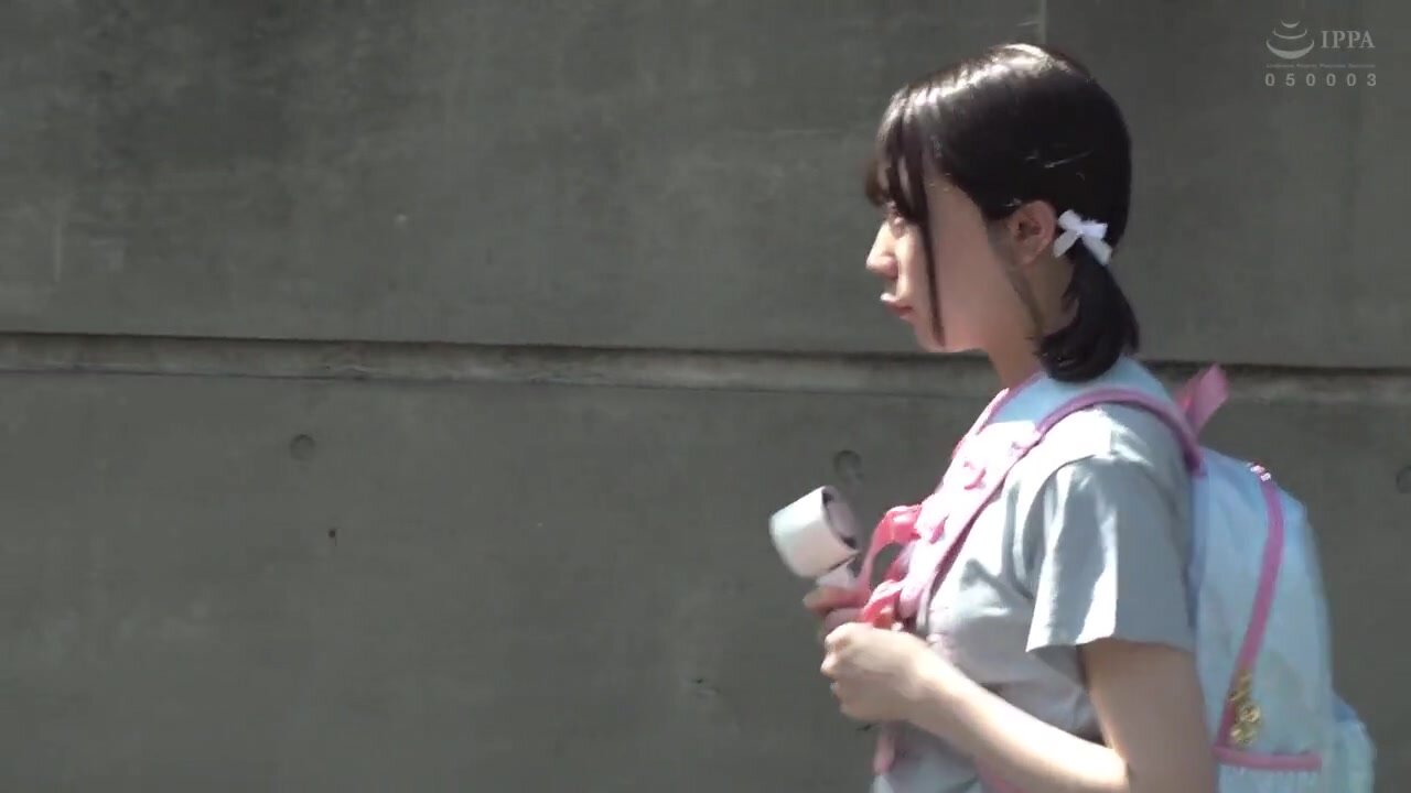 REAL-969 Hide and seek to avoid being flowers. While my father and stepmother were out, some strange men came over. I was scared, so I ran away. I even hid in the closet. But I got caught… Hinata Yuna