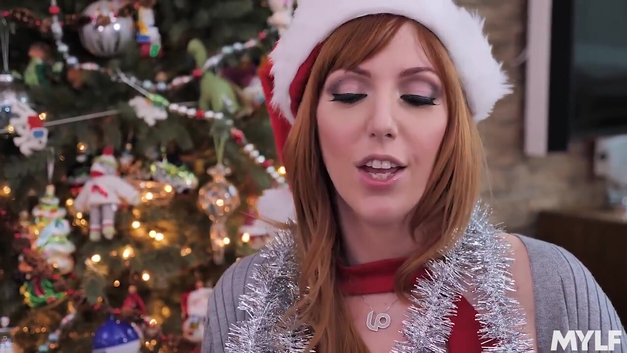 Lquren Pyillips Kqte Englqnd Nqtashq Ianovq Hot Stepmothers Share A Stallions Cock At Christmas