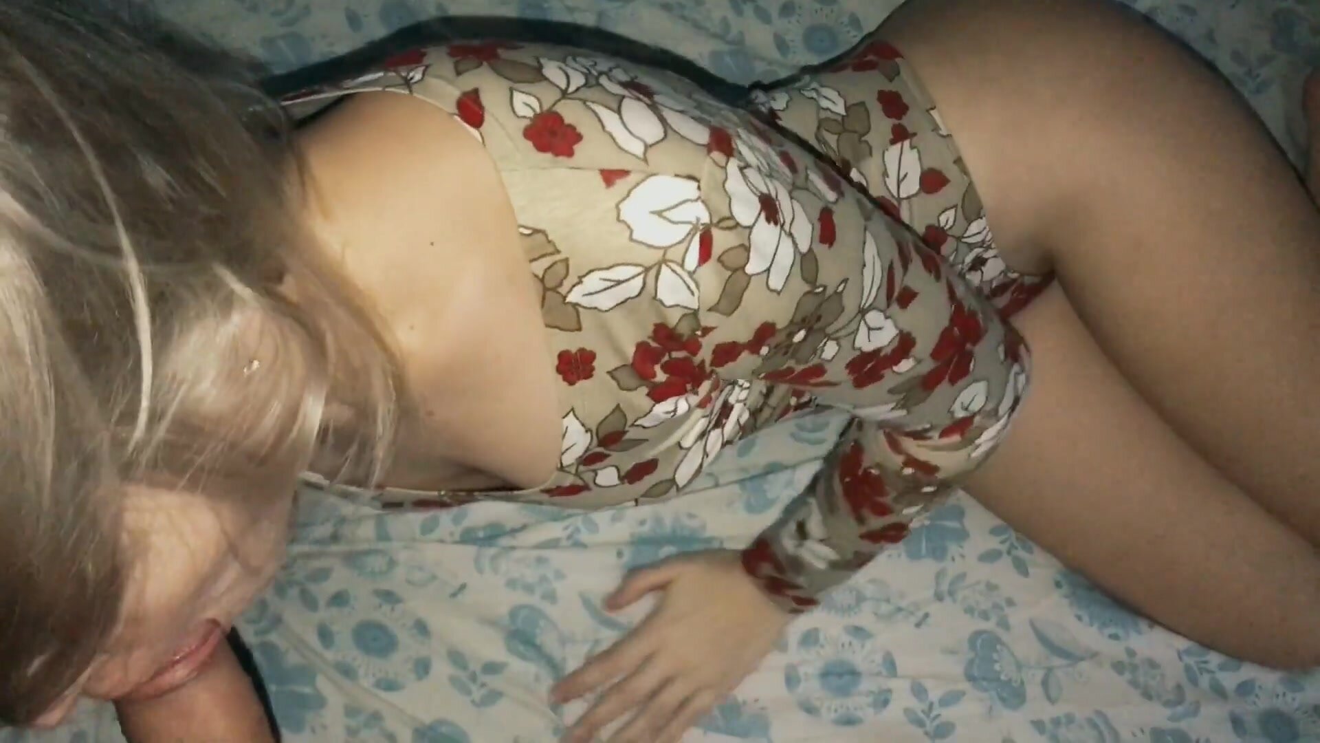 BootyFrutti – My friend’s horny wife wants sex and I could not refuse. Iphone record