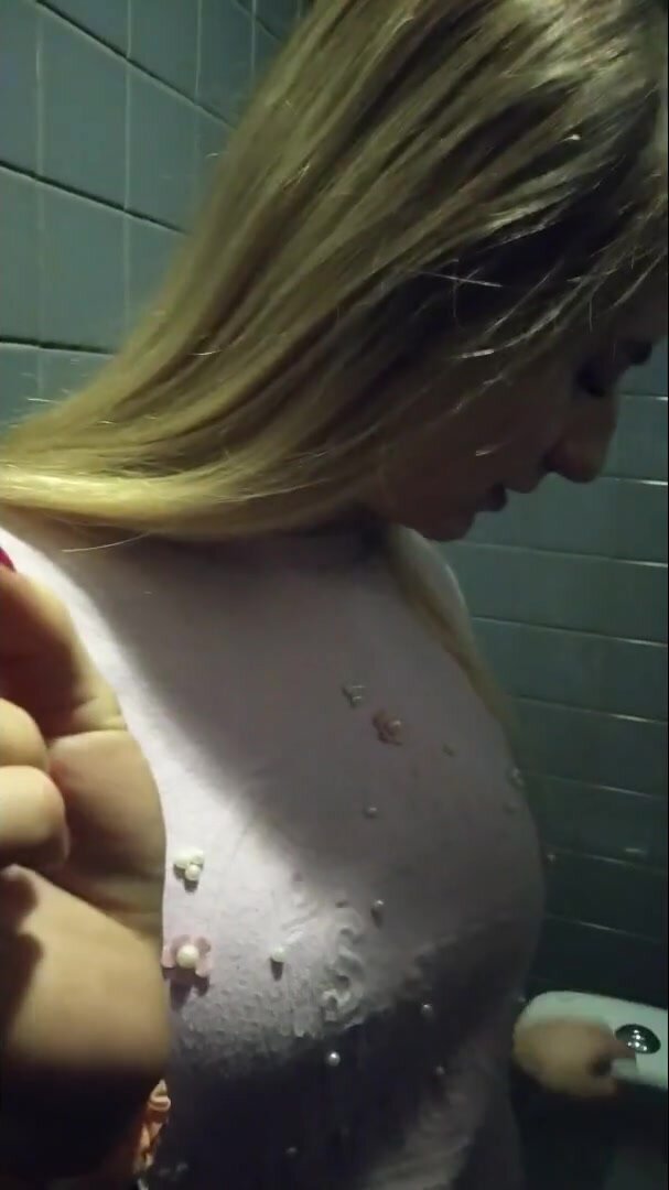 Eleo and Mish – Сame to Buy Pizza and got Cum in her Mouth in Public Toilet