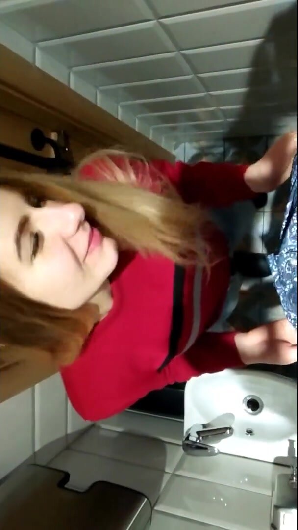 Eleo and Mish – Tinder Girl Fuck and get Cum on Face. Ethnic Restaurant Public Toilet Fuck¡