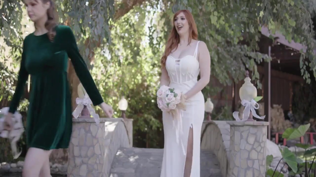 Lquren Pyillips Busty Redhead MILF Has Sex With The Bellboy In Her Hotel Room