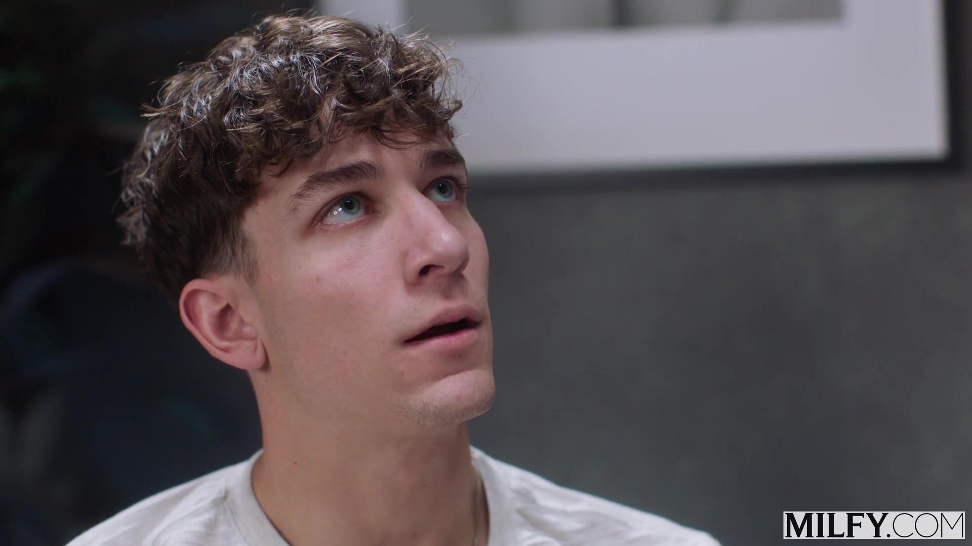 Lexi Luna & Parker Ambrose Naughty MILF Lexi Seduces Young Stud In Shower