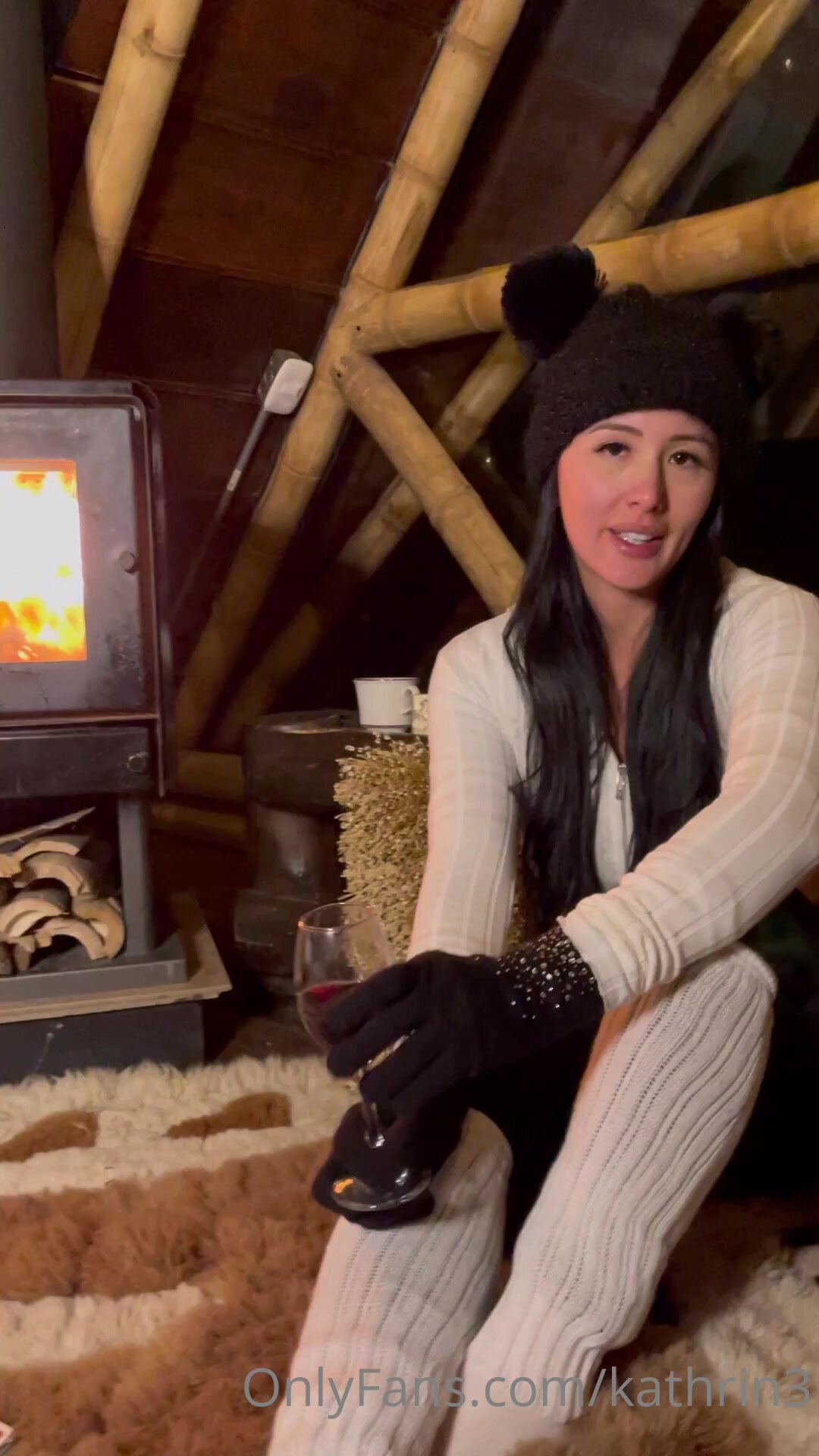 Latina Kathrin3 winter masturbation