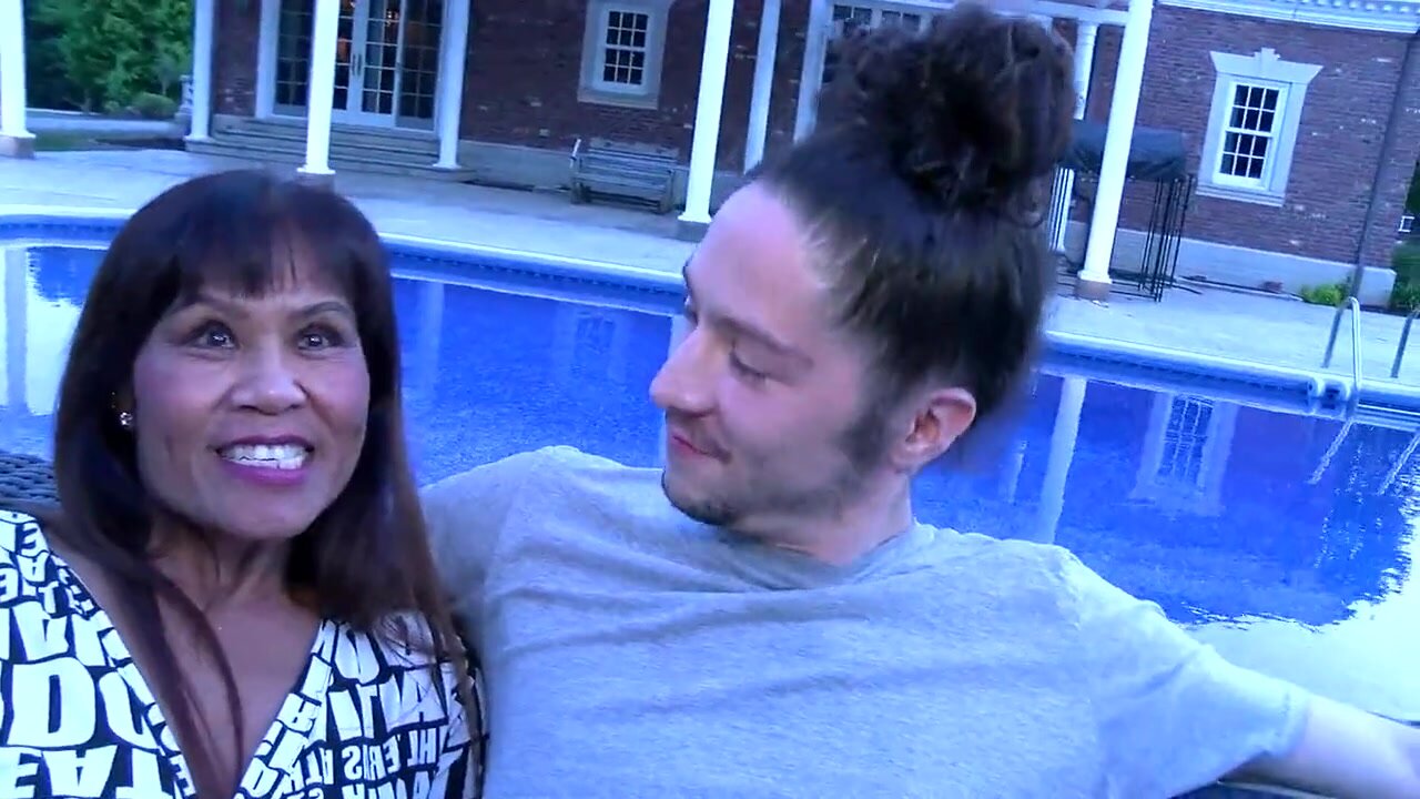 I’m really enjoying that large American penis.