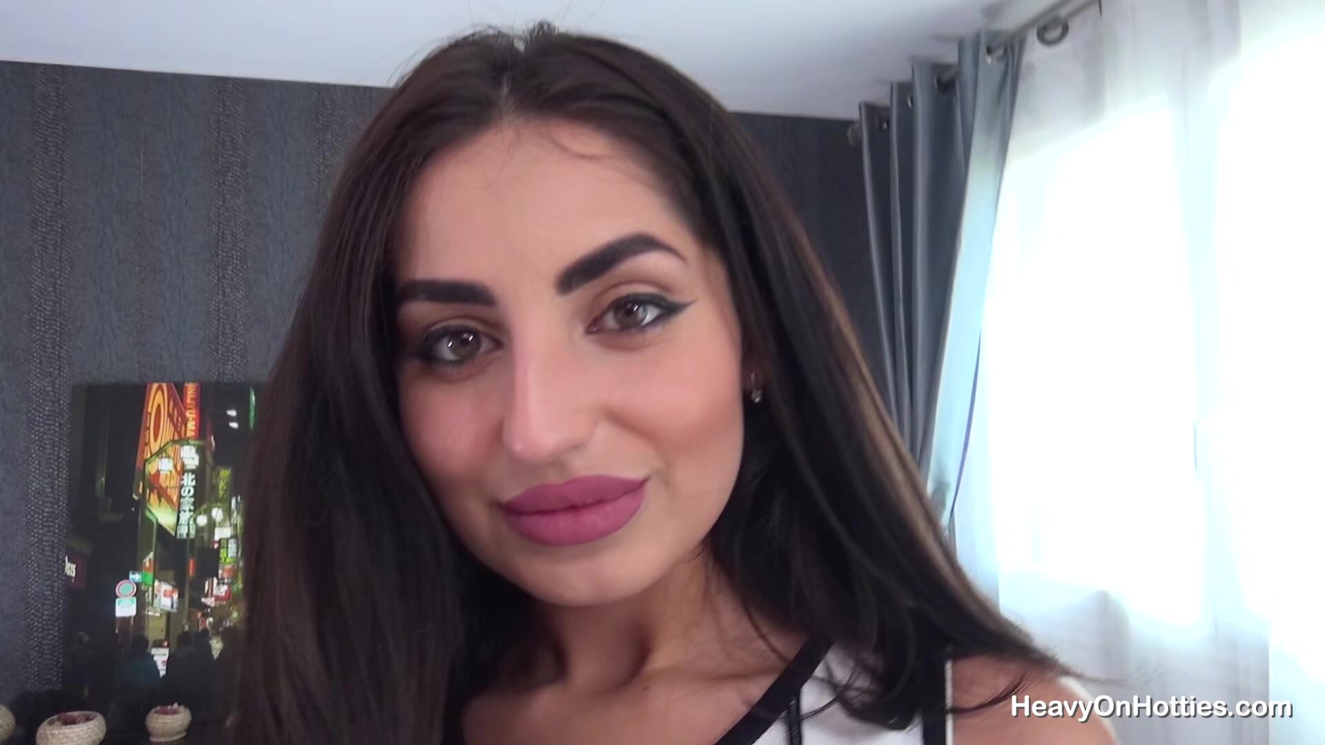 HeavyOnHotties_manhandling-my-love_