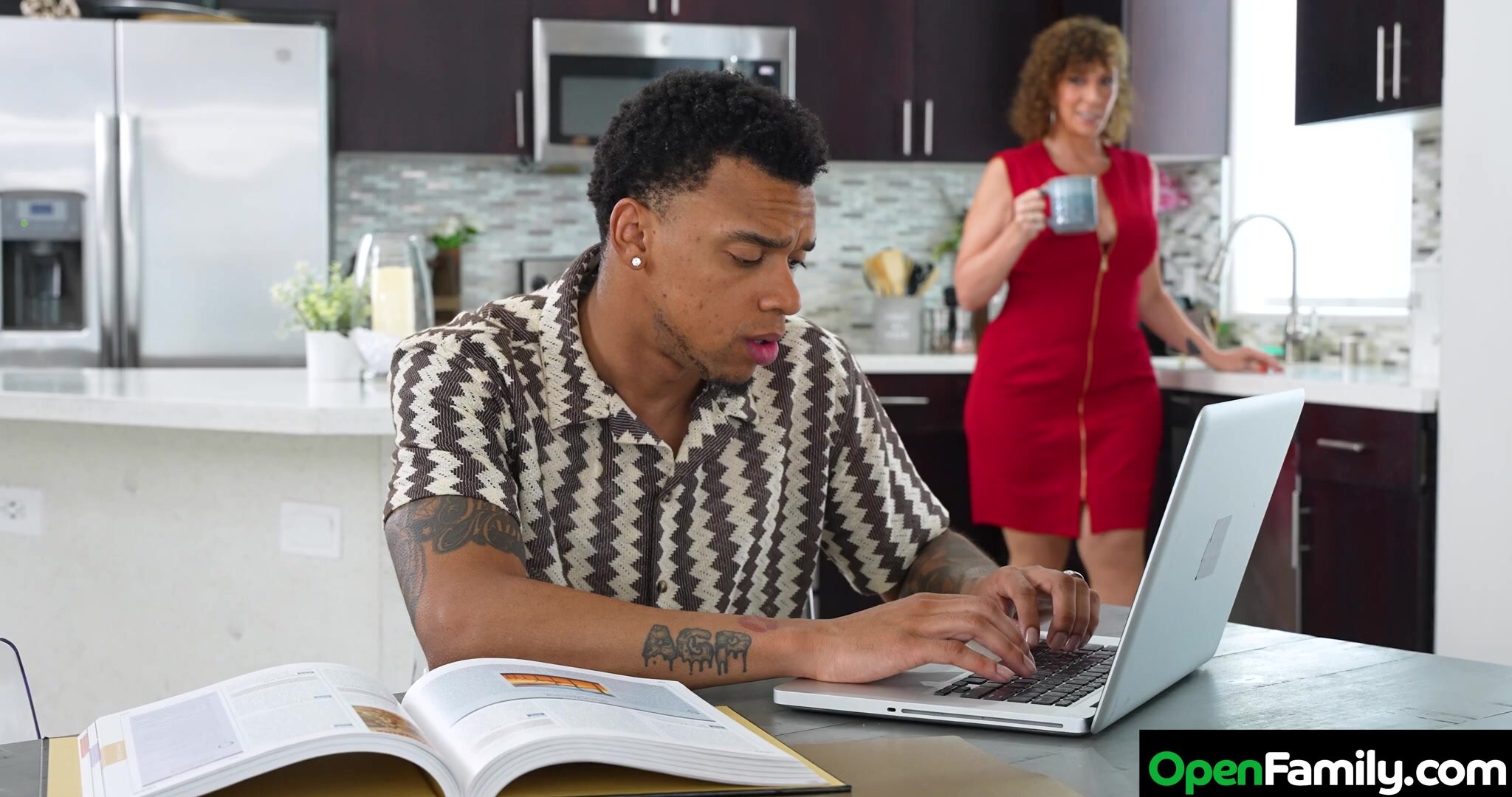 Big Booty Sara Jay shows her Son-in law what an Open Family is all about – Sara Jay , Lawson Jones