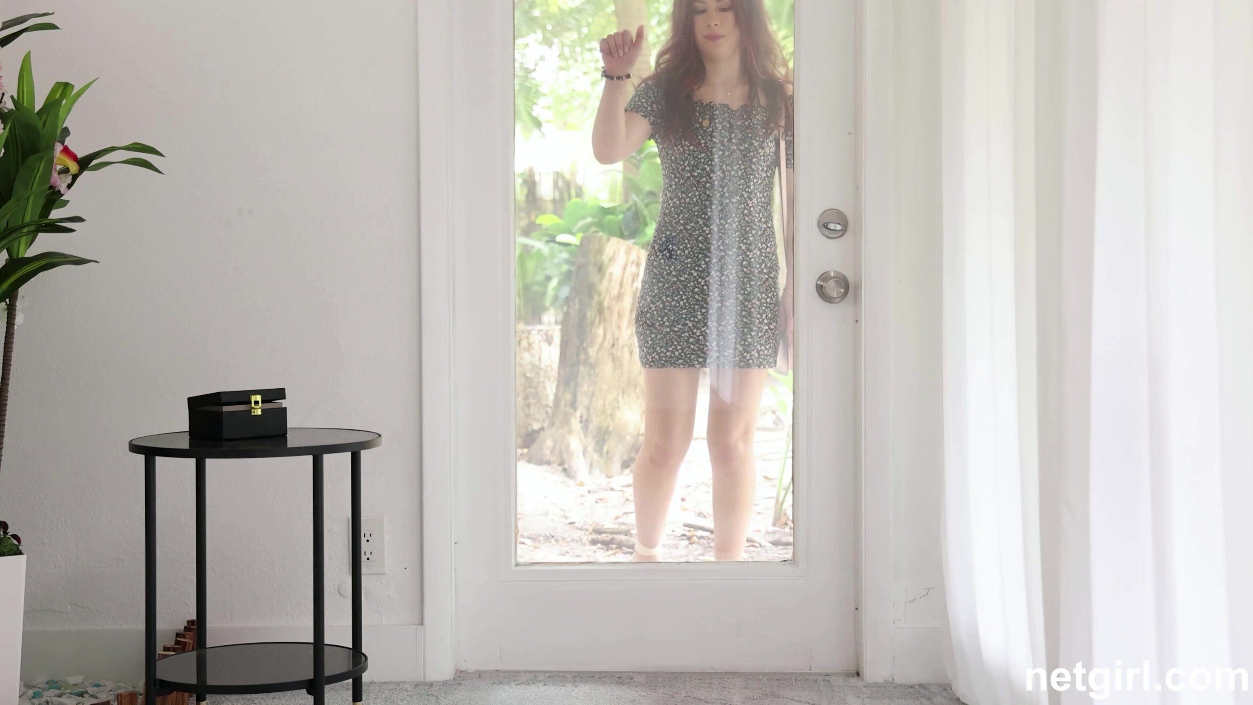 NetGirl – Poppy Applegate