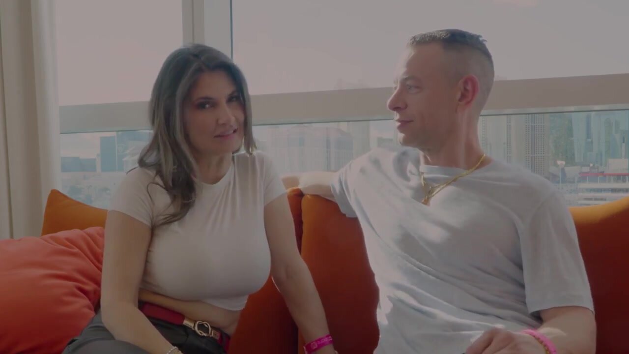 Krystal Sparks – Hotwife Cheating Creampied By Monster Cock