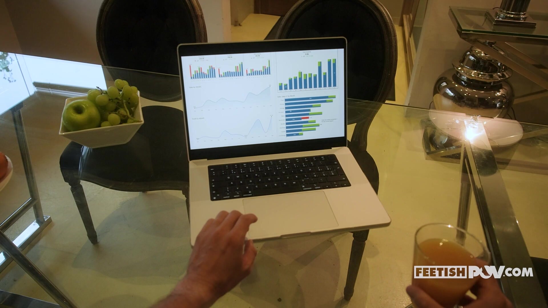 FeetishPOV – Peach Lollypop – The Girl Next Doors Flexible Butt