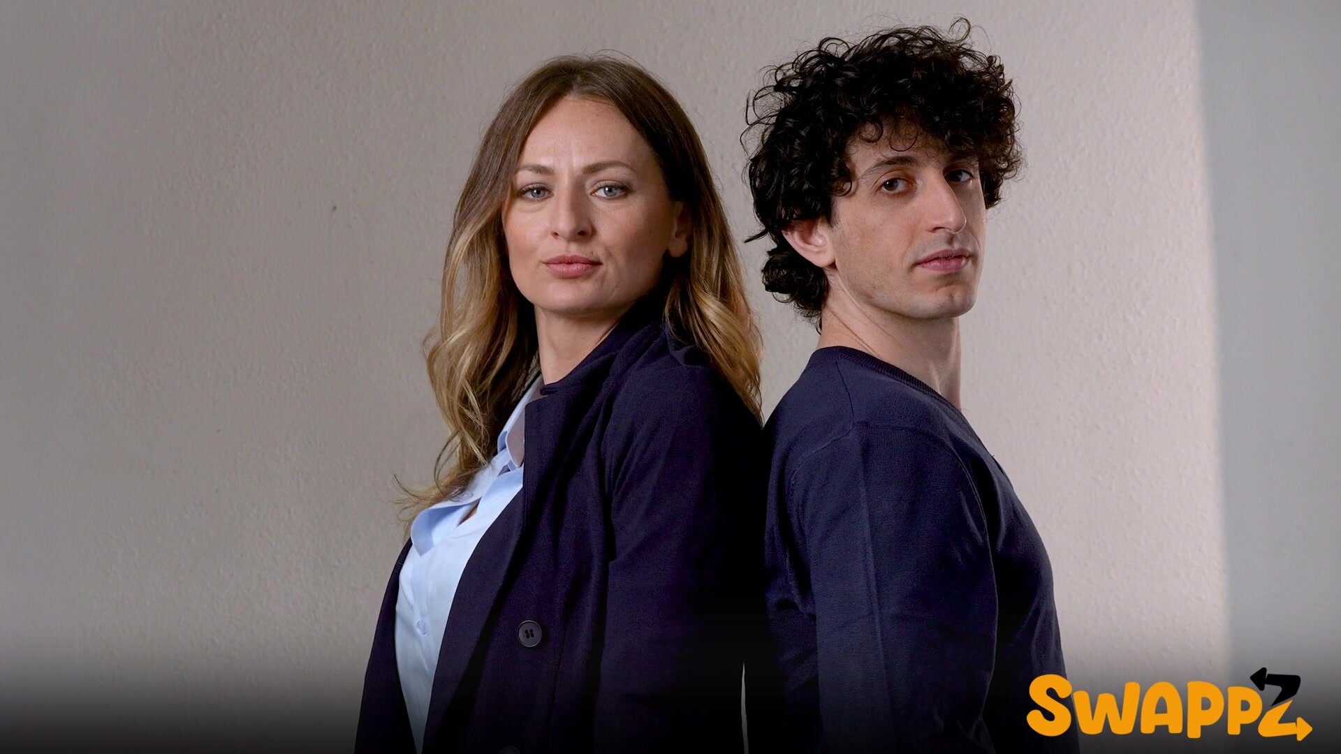 MomSwap – Natasha Starr And Lindsay Lee