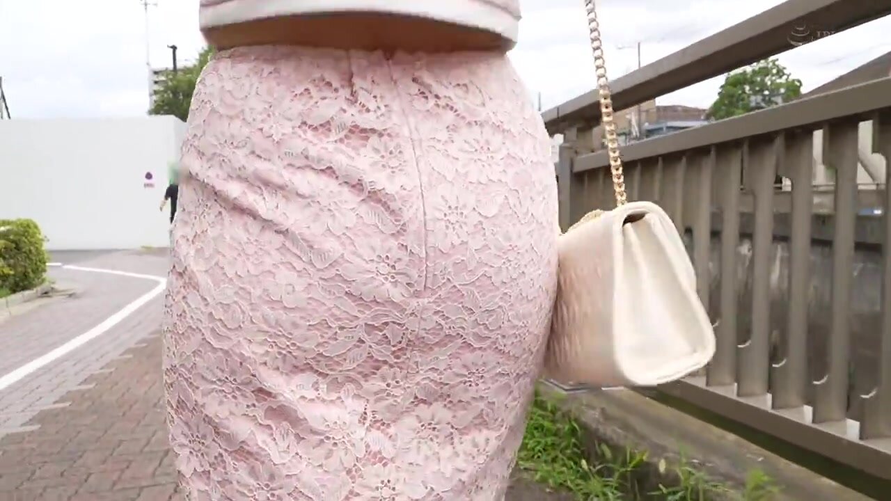 NGOD-316 Classmate’s Big Dick Affair: When I met my plain girl from class for the first time in ten years, she had become a celebrity married woman, so I pounded her with my big dick and made her my woman – Rika Tsubaki