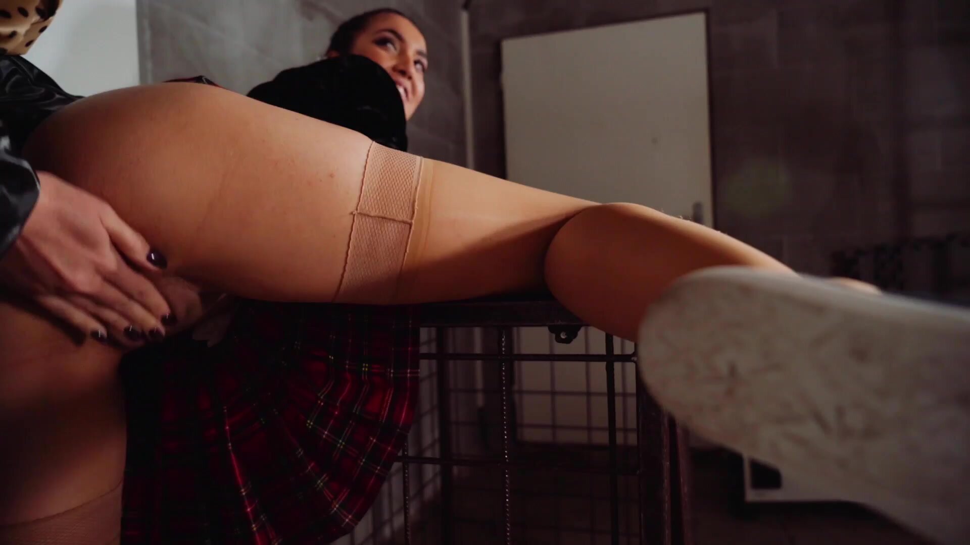 GoldenShowerPower – Alexis Crystal, Black Fox – The Anatomy of Piss Play