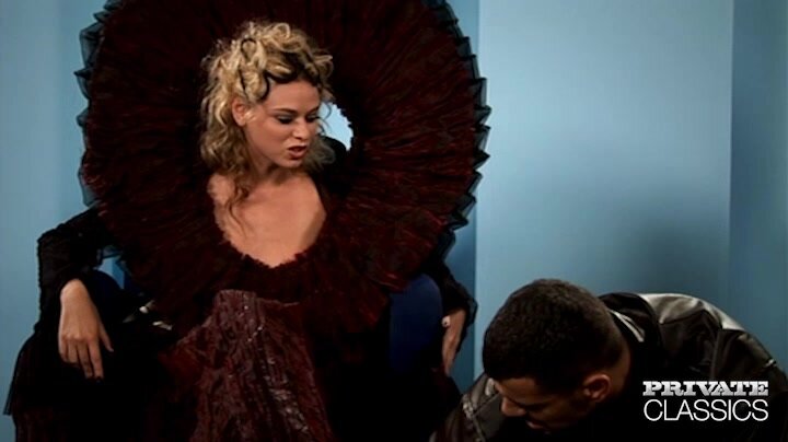 Angelina Crow & Roxy Panther Horny Orgy