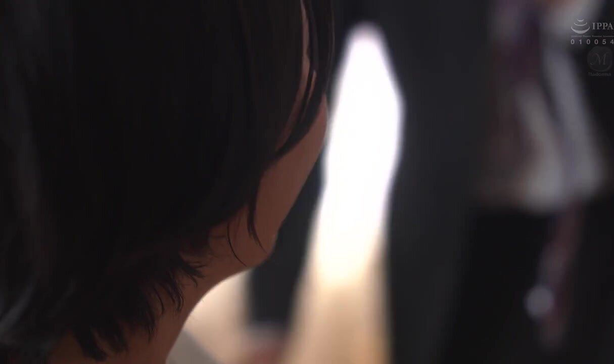 JUR-631 “If you say you’re going to cum, you lose.” In front of my beloved husband, I succumbed to the full-body caresses of a middle-aged man who I despise. Nanasegawa Haruka