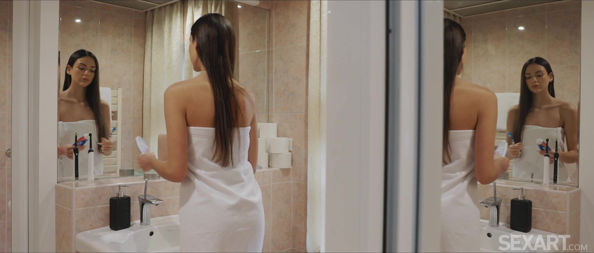 SexArt – Vixi Rafi Look At Us