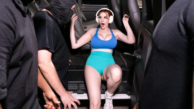 BzzsExxtra – Abigaiil Morris – Proposal Prank Goes Wrong
